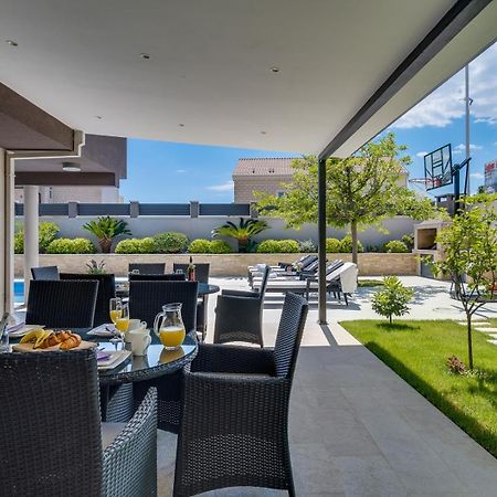 Luxury Villa Lucas With Heated Pool, Whirlpool, Sauna, 14 Pax Podstrana Exterior foto