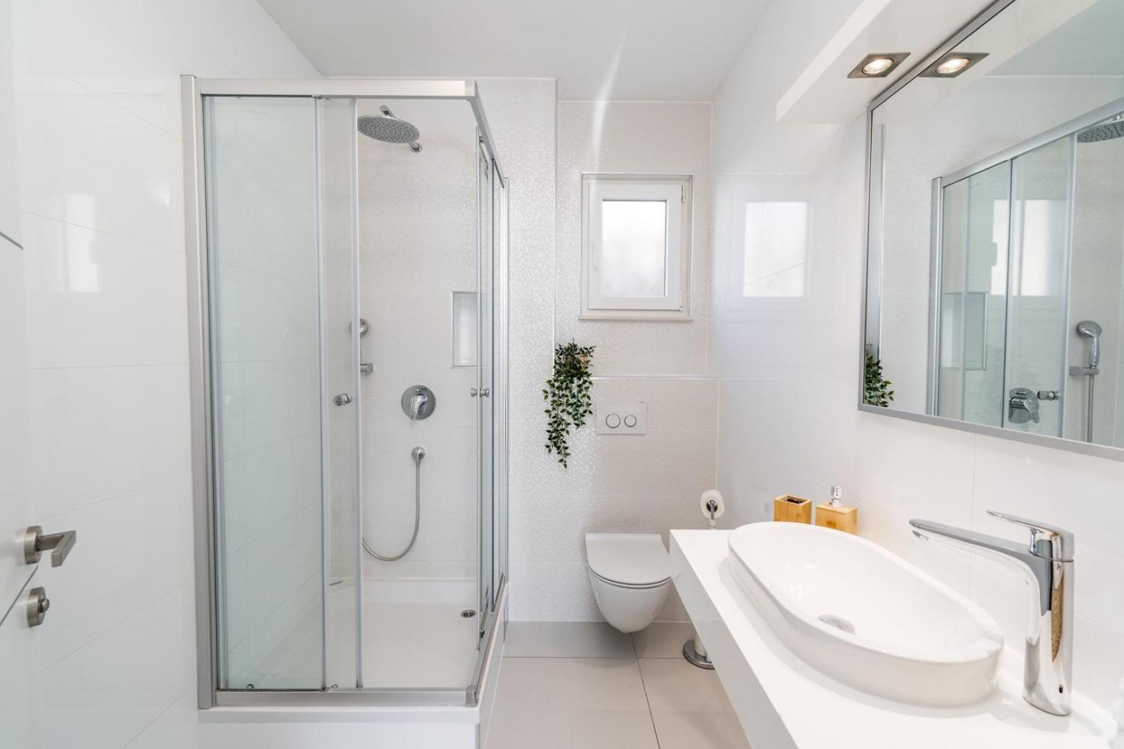 Luxury Villa Lucas With Heated Pool, Whirlpool, Sauna, 14 Pax Podstrana Exterior foto