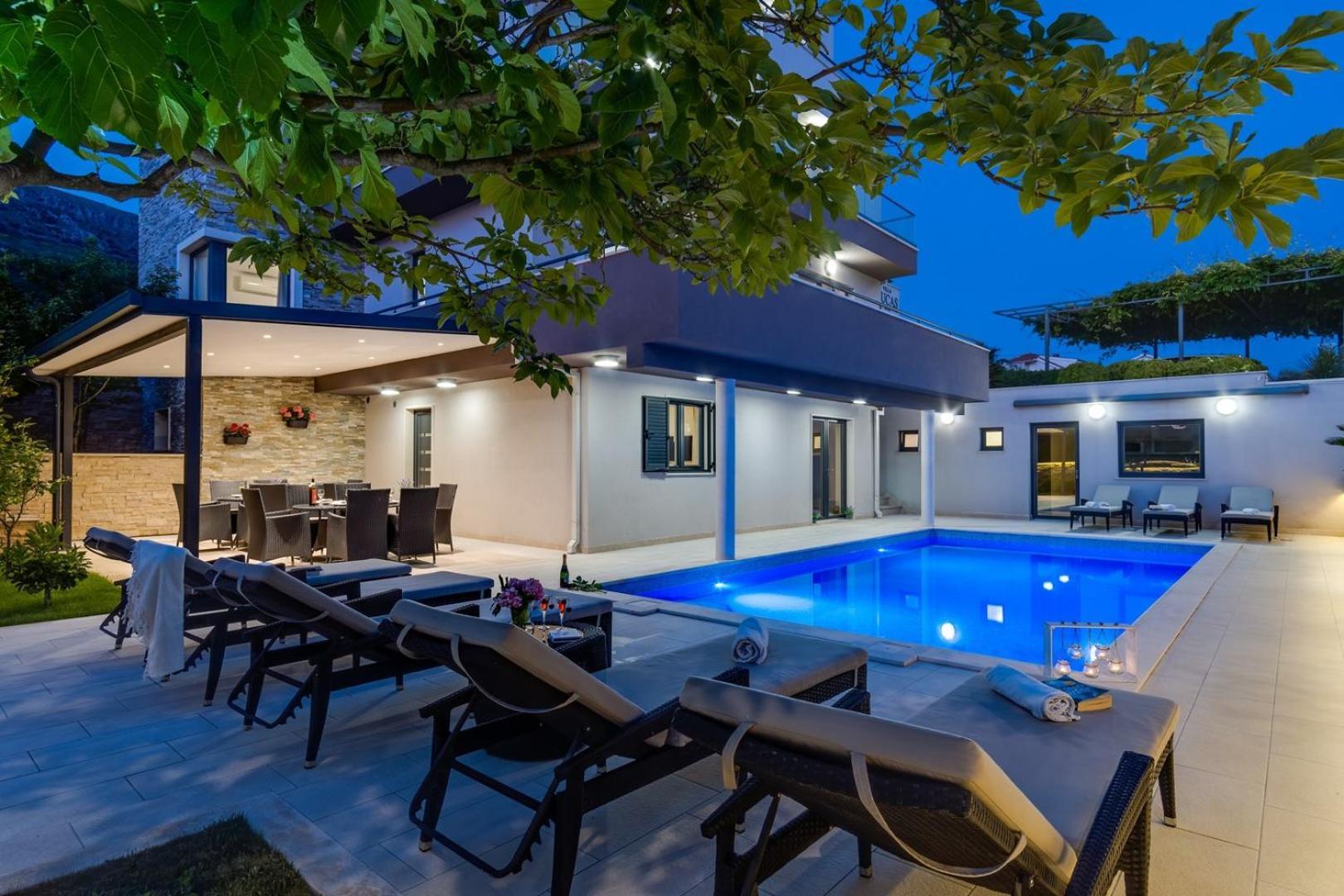 Luxury Villa Lucas With Heated Pool, Whirlpool, Sauna, 14 Pax Podstrana Exterior foto